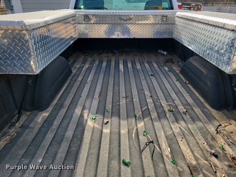 image for item NV9771 2003 Chevrolet Silverado 1500 pickup truck