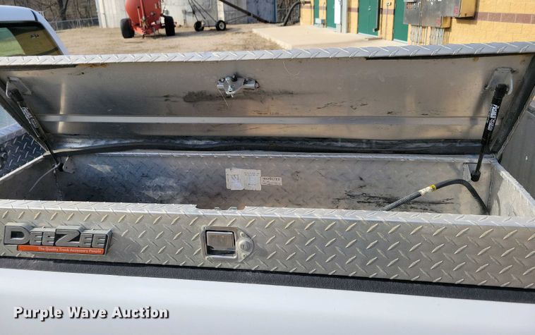 image for item NV9771 2003 Chevrolet Silverado 1500 pickup truck