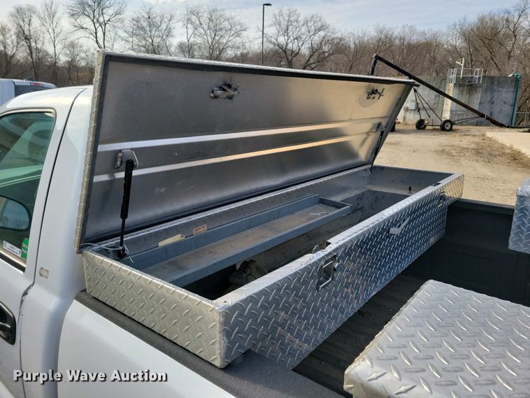 image for item NV9771 2003 Chevrolet Silverado 1500 pickup truck