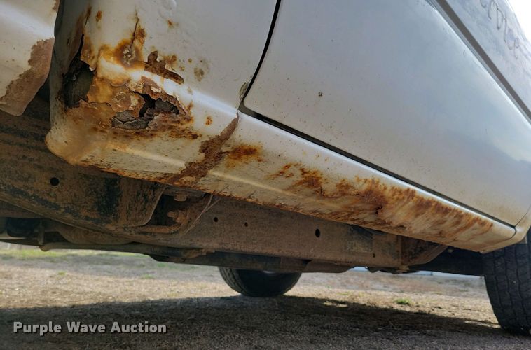 image for item NV9771 2003 Chevrolet Silverado 1500 pickup truck