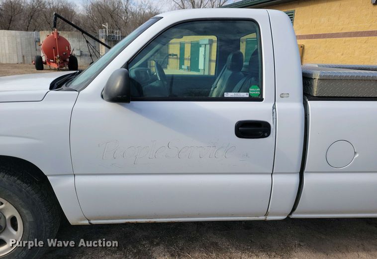 image for item NV9771 2003 Chevrolet Silverado 1500 pickup truck