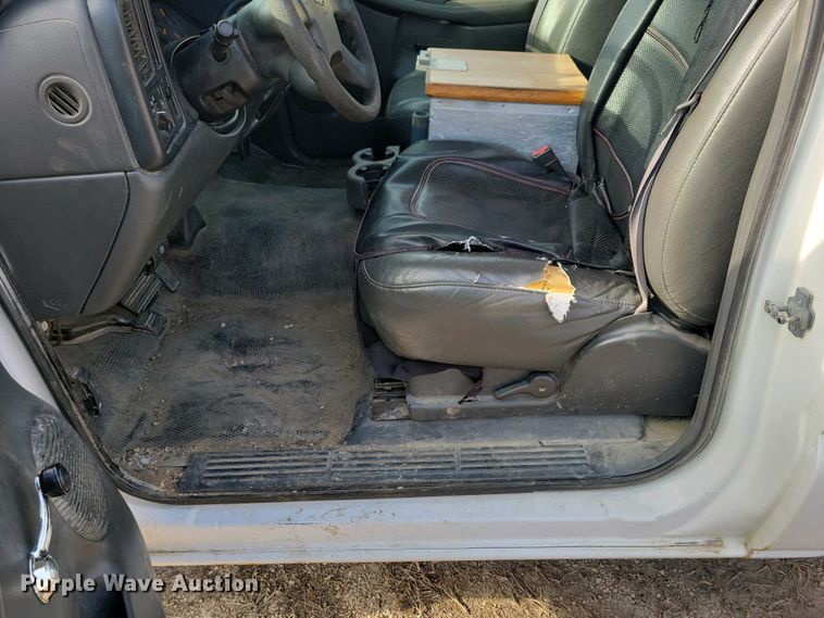 image for item NV9771 2003 Chevrolet Silverado 1500 pickup truck