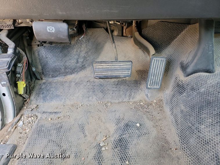 image for item NV9771 2003 Chevrolet Silverado 1500 pickup truck