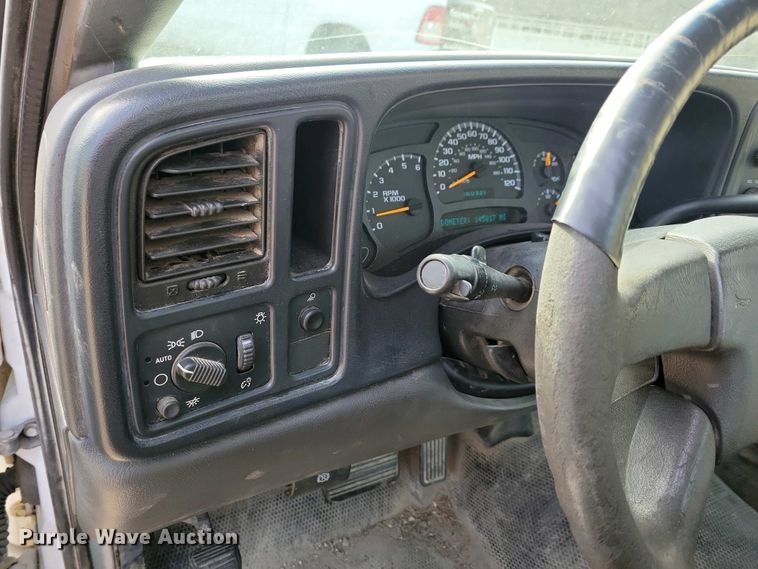 image for item NV9771 2003 Chevrolet Silverado 1500 pickup truck