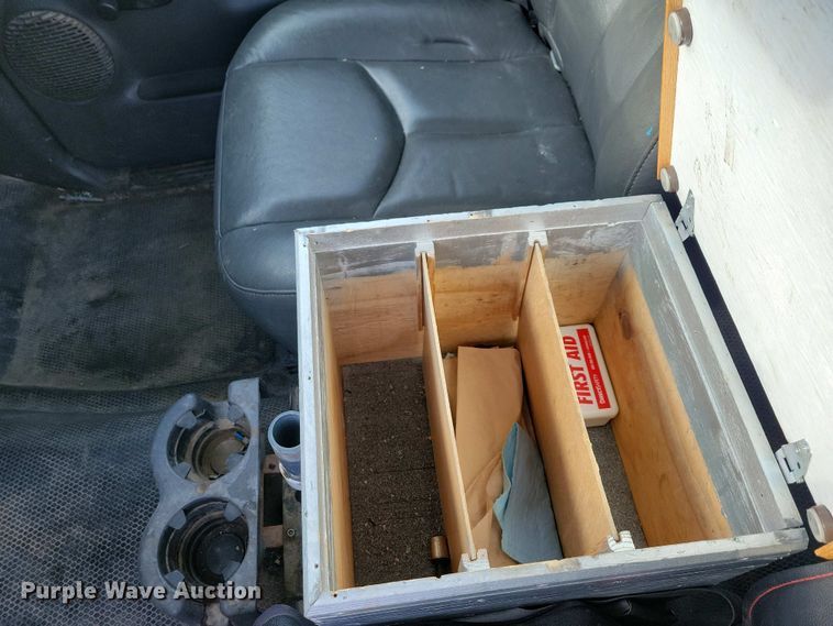 image for item NV9771 2003 Chevrolet Silverado 1500 pickup truck