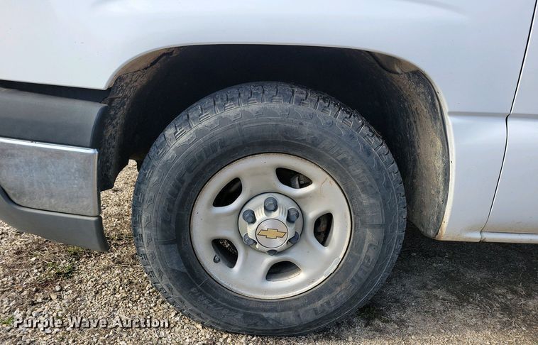 image for item NV9771 2003 Chevrolet Silverado 1500 pickup truck