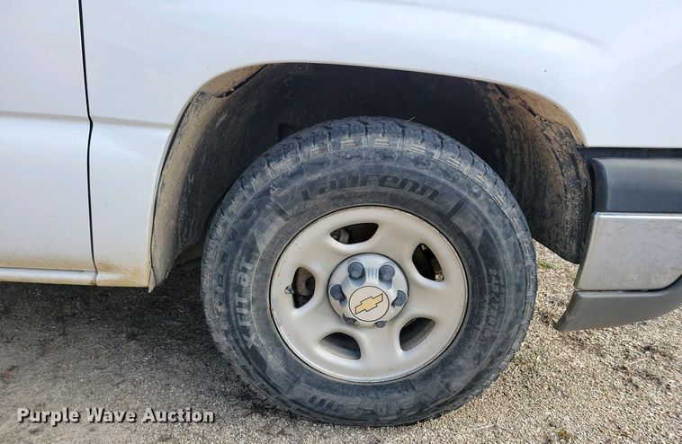 image for item NV9771 2003 Chevrolet Silverado 1500 pickup truck