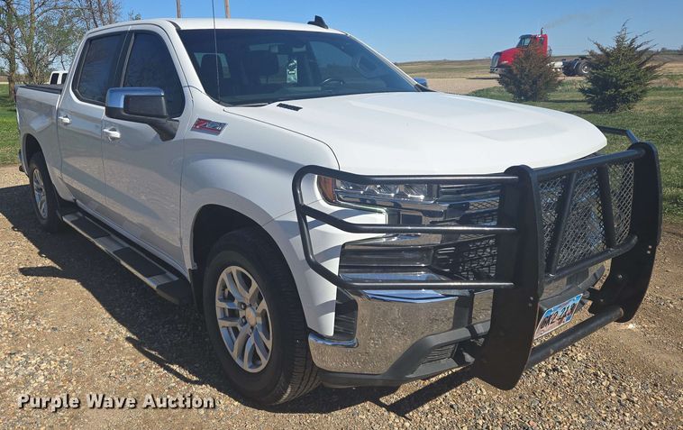 image for item NV9821 2021 Chevrolet Silverado 1500 LT Crew Cab pickup truck