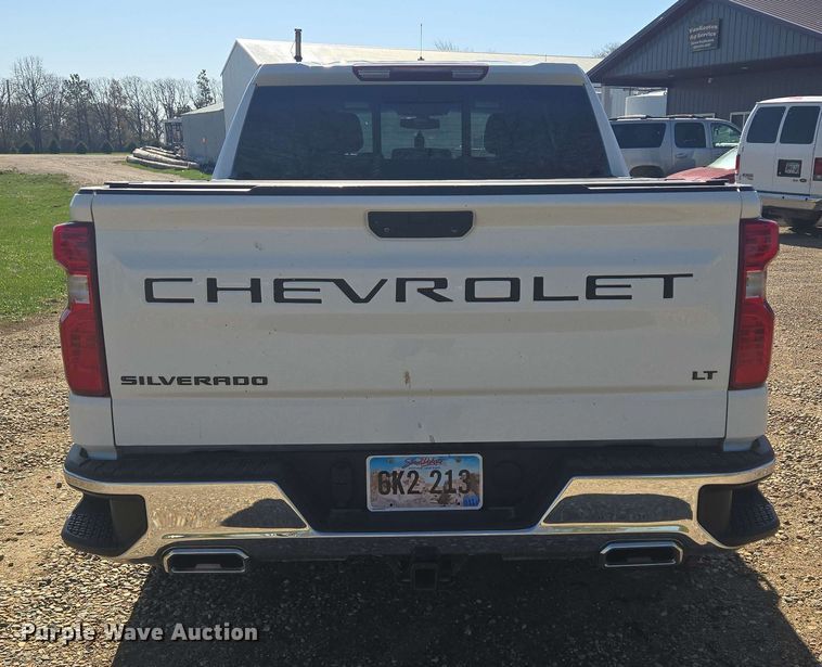 image for item NV9821 2021 Chevrolet Silverado 1500 LT Crew Cab pickup truck