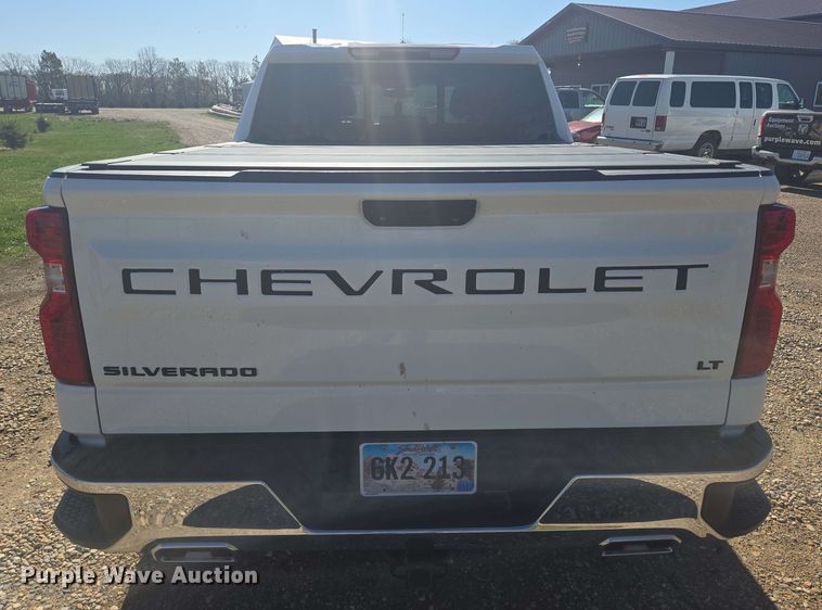 image for item NV9821 2021 Chevrolet Silverado 1500 LT Crew Cab pickup truck