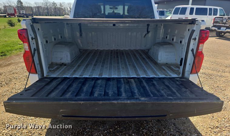 image for item NV9821 2021 Chevrolet Silverado 1500 LT Crew Cab pickup truck