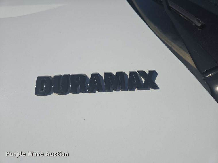 image for item NV9821 2021 Chevrolet Silverado 1500 LT Crew Cab pickup truck