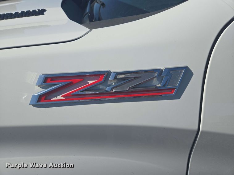 image for item NV9821 2021 Chevrolet Silverado 1500 LT Crew Cab pickup truck