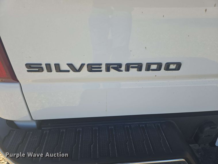 image for item NV9821 2021 Chevrolet Silverado 1500 LT Crew Cab pickup truck