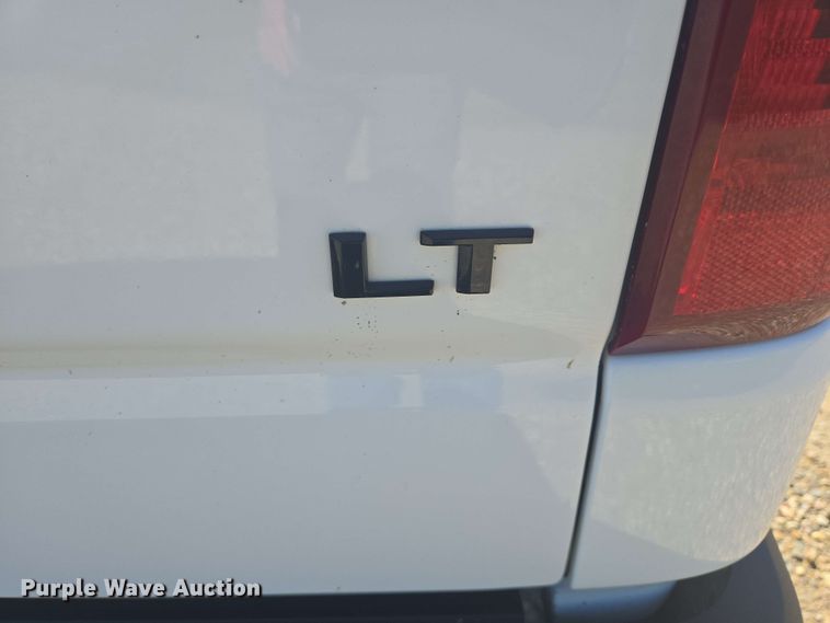 image for item NV9821 2021 Chevrolet Silverado 1500 LT Crew Cab pickup truck