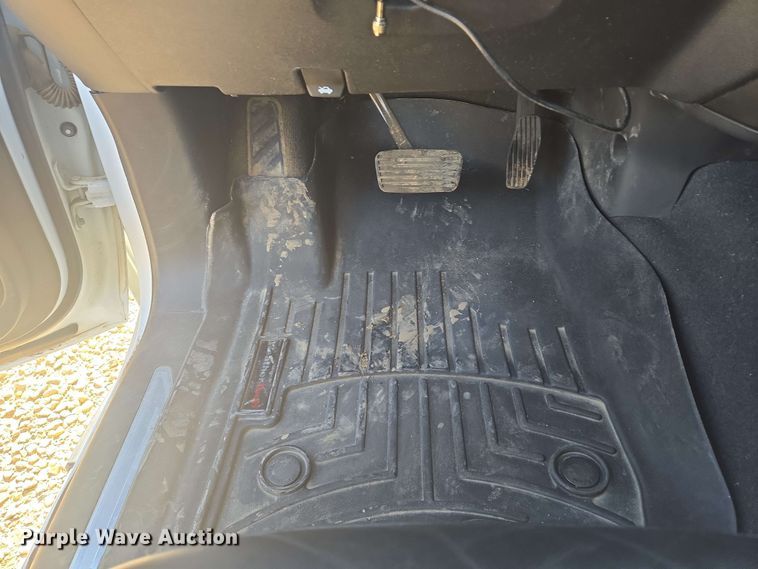 image for item NV9821 2021 Chevrolet Silverado 1500 LT Crew Cab pickup truck