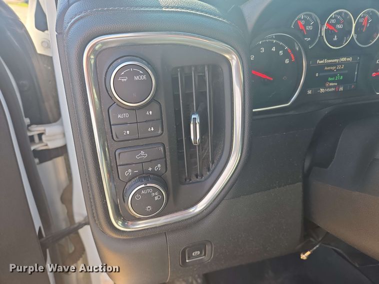 image for item NV9821 2021 Chevrolet Silverado 1500 LT Crew Cab pickup truck