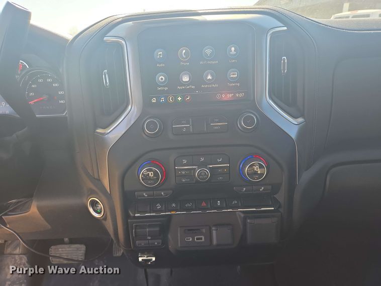 image for item NV9821 2021 Chevrolet Silverado 1500 LT Crew Cab pickup truck