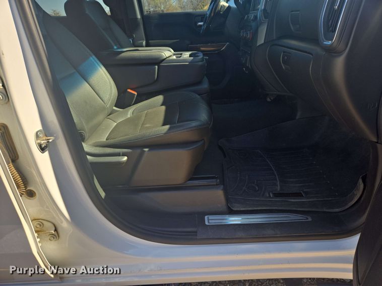 image for item NV9821 2021 Chevrolet Silverado 1500 LT Crew Cab pickup truck