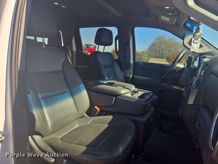 image for item NV9821 2021 Chevrolet Silverado 1500 LT Crew Cab pickup truck