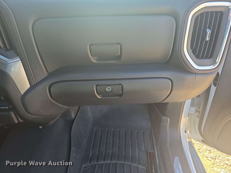 image for item NV9821 2021 Chevrolet Silverado 1500 LT Crew Cab pickup truck