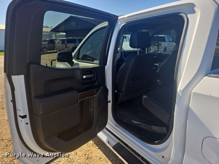 image for item NV9821 2021 Chevrolet Silverado 1500 LT Crew Cab pickup truck