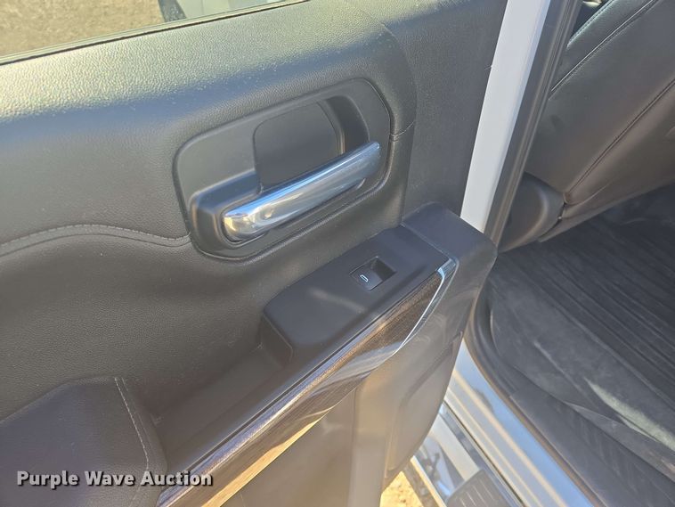 image for item NV9821 2021 Chevrolet Silverado 1500 LT Crew Cab pickup truck