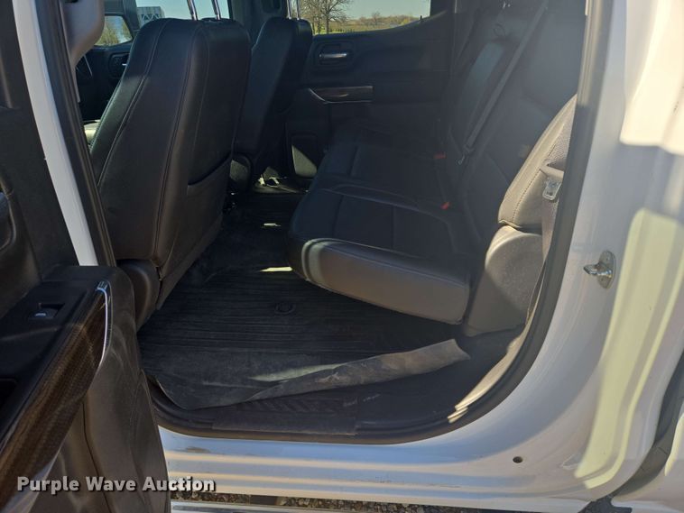 image for item NV9821 2021 Chevrolet Silverado 1500 LT Crew Cab pickup truck