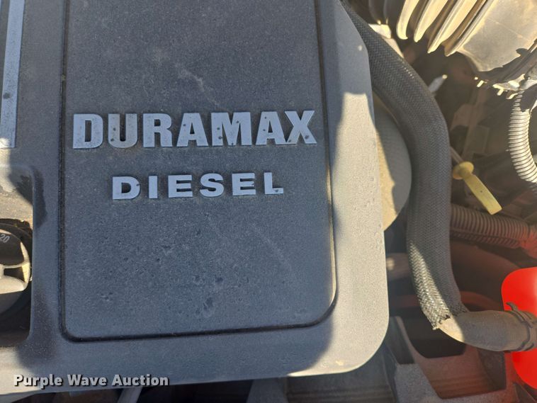 image for item NV9821 2021 Chevrolet Silverado 1500 LT Crew Cab pickup truck