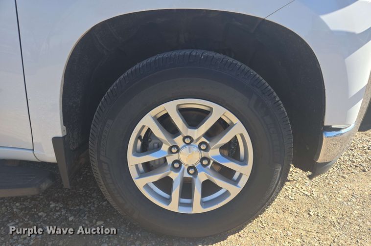 image for item NV9821 2021 Chevrolet Silverado 1500 LT Crew Cab pickup truck