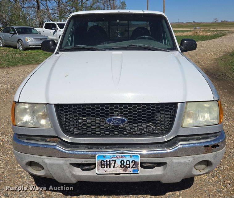 image for item NV9822 2003 Ford Ranger SuperCab pickup truck