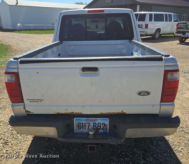 image for item NV9822 2003 Ford Ranger SuperCab pickup truck