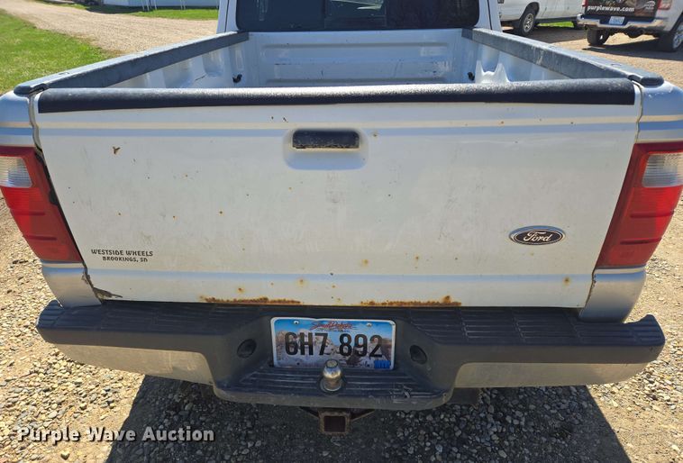 image for item NV9822 2003 Ford Ranger SuperCab pickup truck