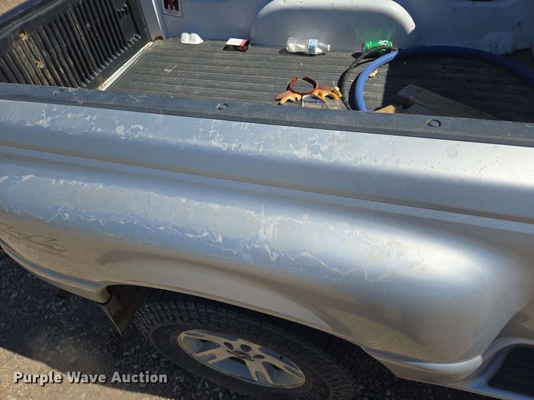 image for item NV9822 2003 Ford Ranger SuperCab pickup truck