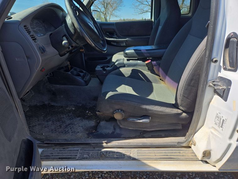 image for item NV9822 2003 Ford Ranger SuperCab pickup truck