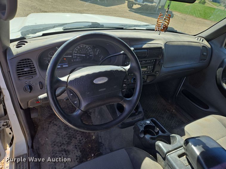 image for item NV9822 2003 Ford Ranger SuperCab pickup truck