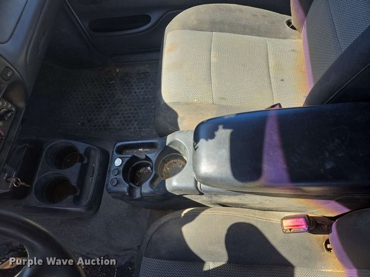 image for item NV9822 2003 Ford Ranger SuperCab pickup truck