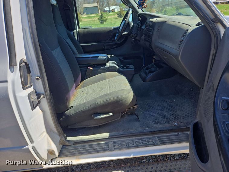 image for item NV9822 2003 Ford Ranger SuperCab pickup truck