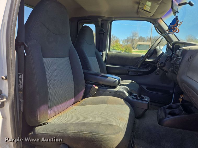 image for item NV9822 2003 Ford Ranger SuperCab pickup truck