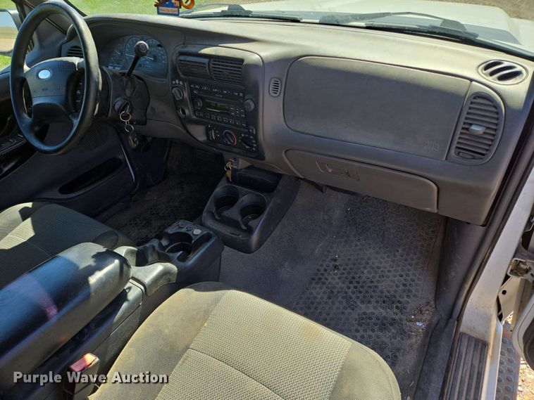 image for item NV9822 2003 Ford Ranger SuperCab pickup truck