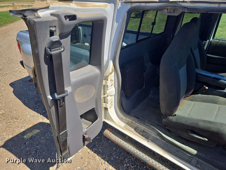 image for item NV9822 2003 Ford Ranger SuperCab pickup truck