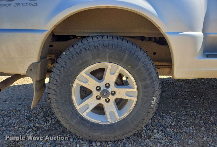 image for item NV9822 2003 Ford Ranger SuperCab pickup truck