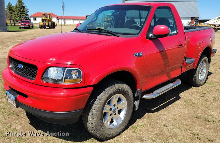 image for item NV9827 1997 Ford F150 XLT pickup truck