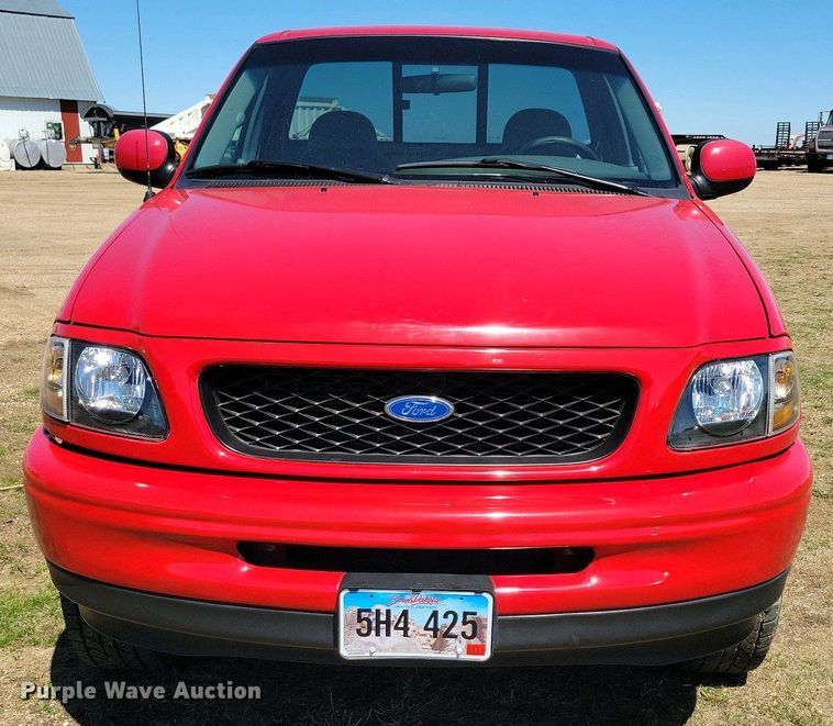 image for item NV9827 1997 Ford F150 XLT pickup truck