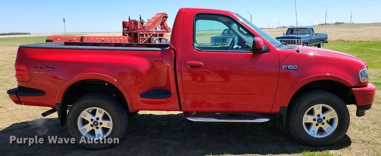 image for item NV9827 1997 Ford F150 XLT pickup truck