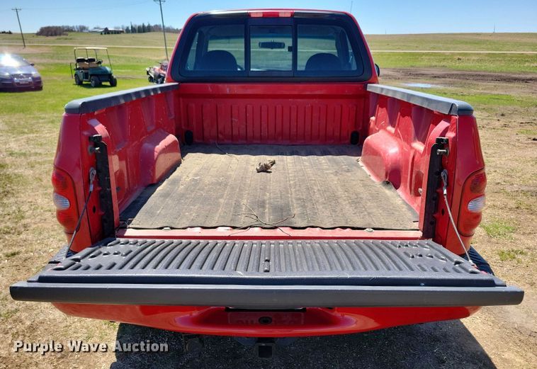 image for item NV9827 1997 Ford F150 XLT pickup truck