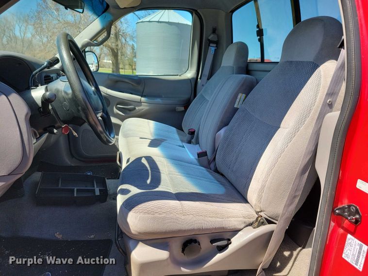 image for item NV9827 1997 Ford F150 XLT pickup truck