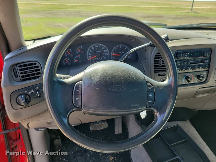 image for item NV9827 1997 Ford F150 XLT pickup truck