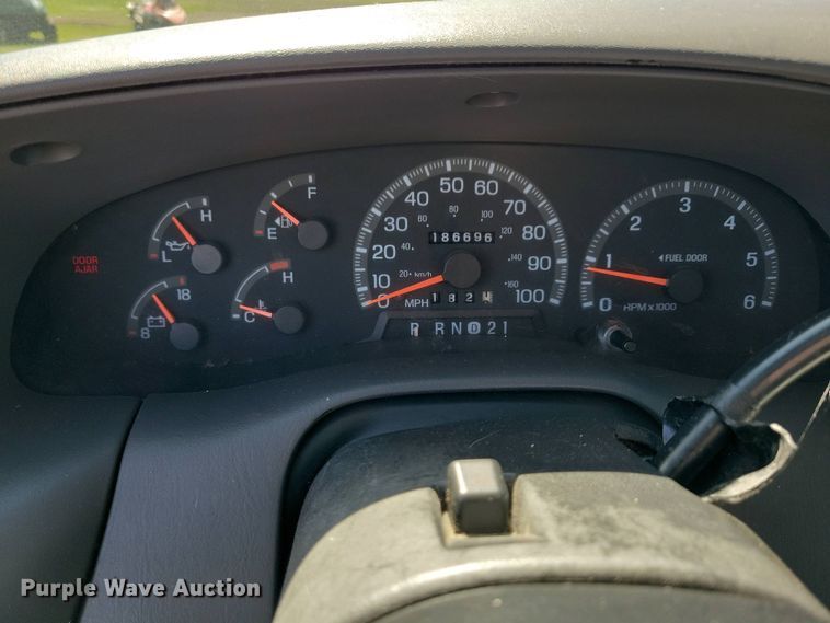 image for item NV9827 1997 Ford F150 XLT pickup truck