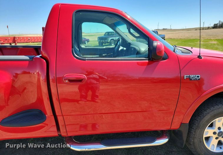 image for item NV9827 1997 Ford F150 XLT pickup truck
